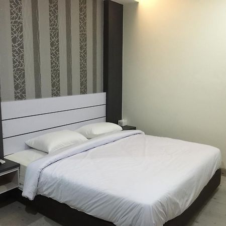 Redlink Hotel Batam Extérieur photo