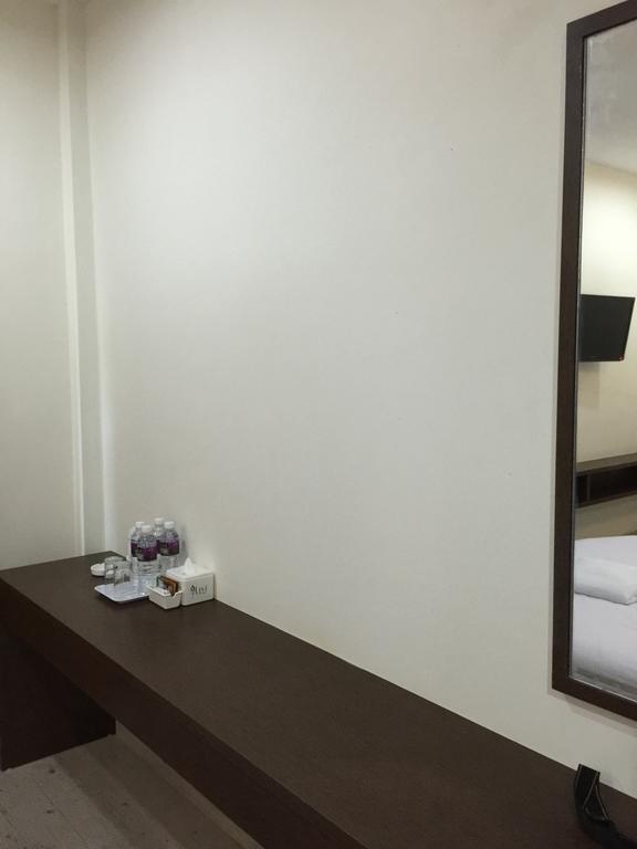 Redlink Hotel Batam Extérieur photo