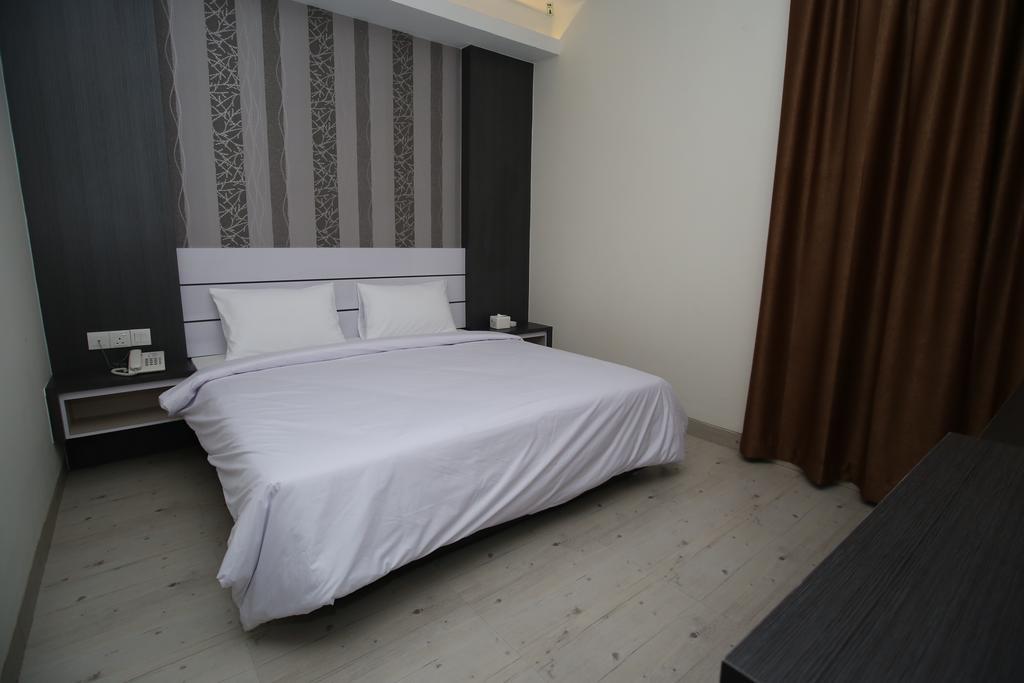 Redlink Hotel Batam Extérieur photo