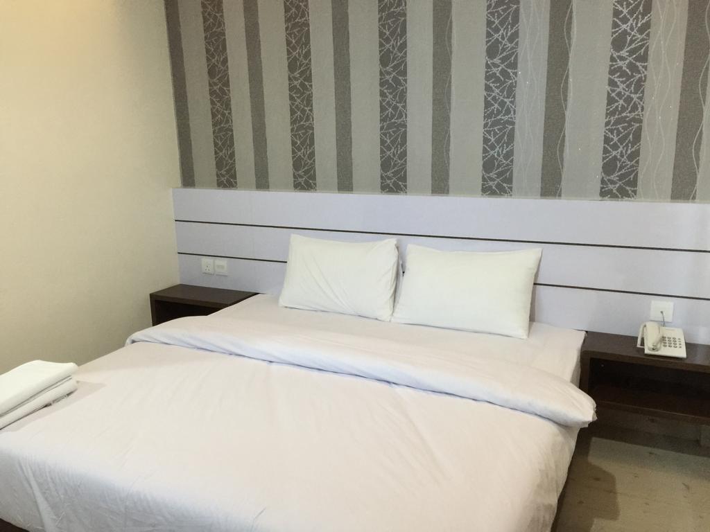 Redlink Hotel Batam Extérieur photo