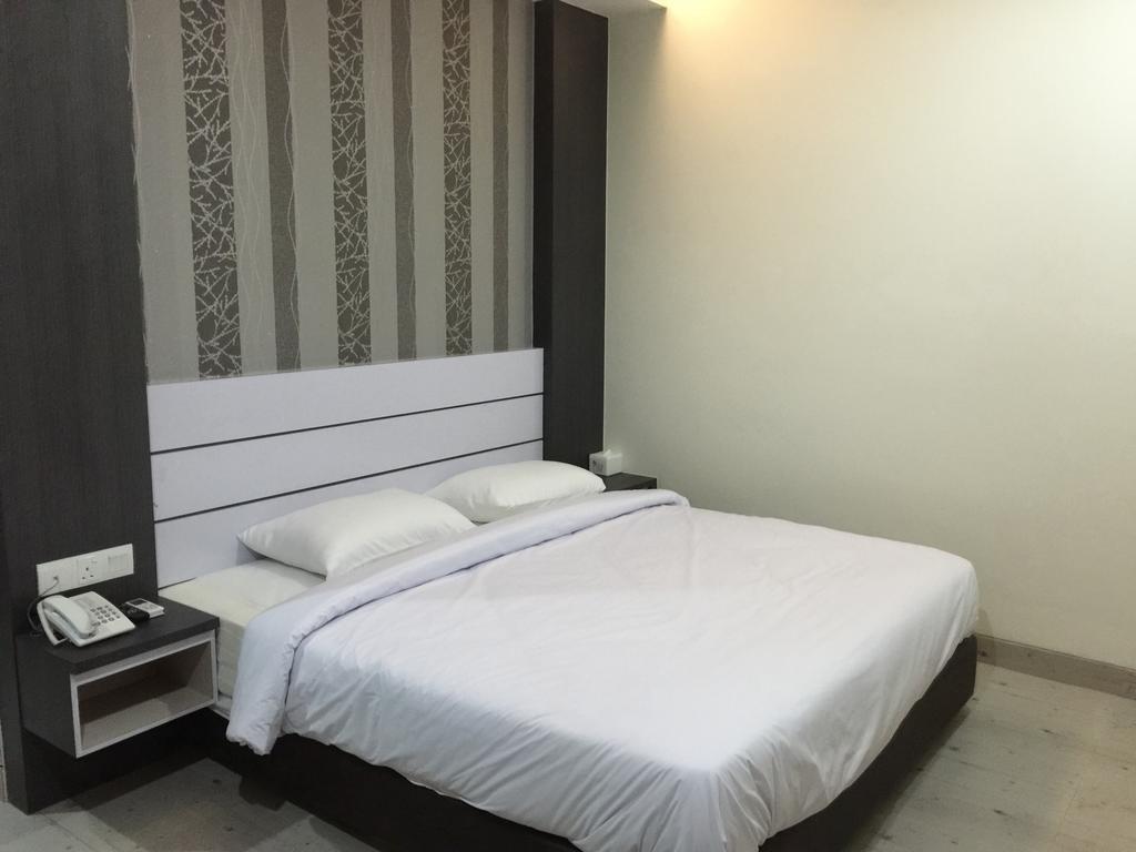 Redlink Hotel Batam Extérieur photo