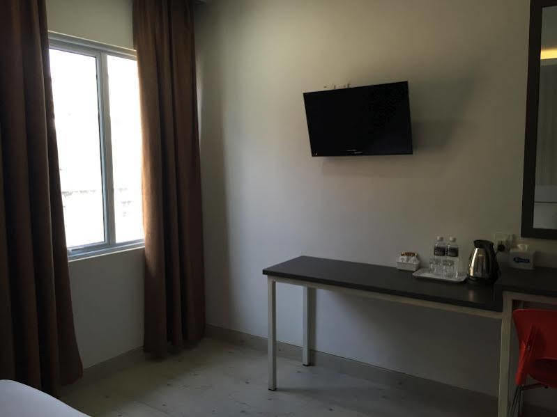 Redlink Hotel Batam Extérieur photo